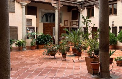 Appartamento in edificio storico in vendita Toledo, Amador de los Ríos 2, Castilla-La Mancha, Cortile