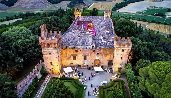 Castello medievale in vendita Castelfiorentino, Toscana