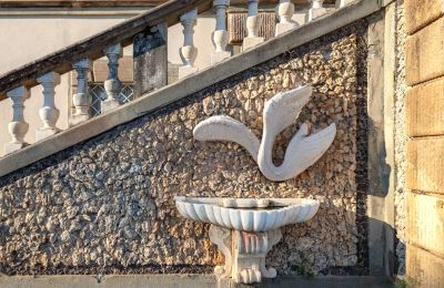 Castello in vendita Capannori, Toscana, Scale