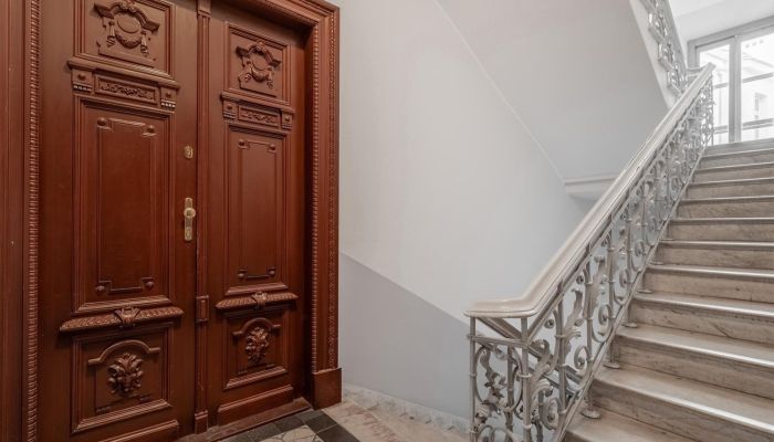Appartamento di 7 locali in edificio d’epoca nel quartiere delle ambasciate a Varsavia