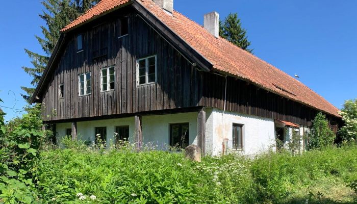 Casa di campagna da ristrutturare nella regione dei laghi della Masuria