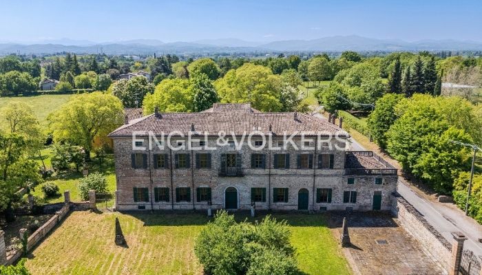 Villa storica in vendita Montechiarugolo, Emilia-Romagna