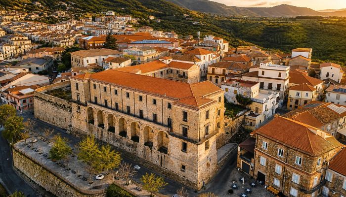 Castello in vendita Nicotera, Calabria