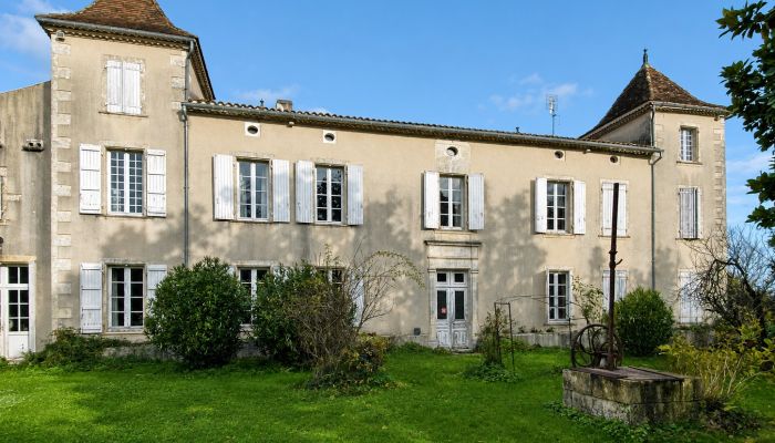 Villa padronale in vendita Condéon, Nuova Aquitania