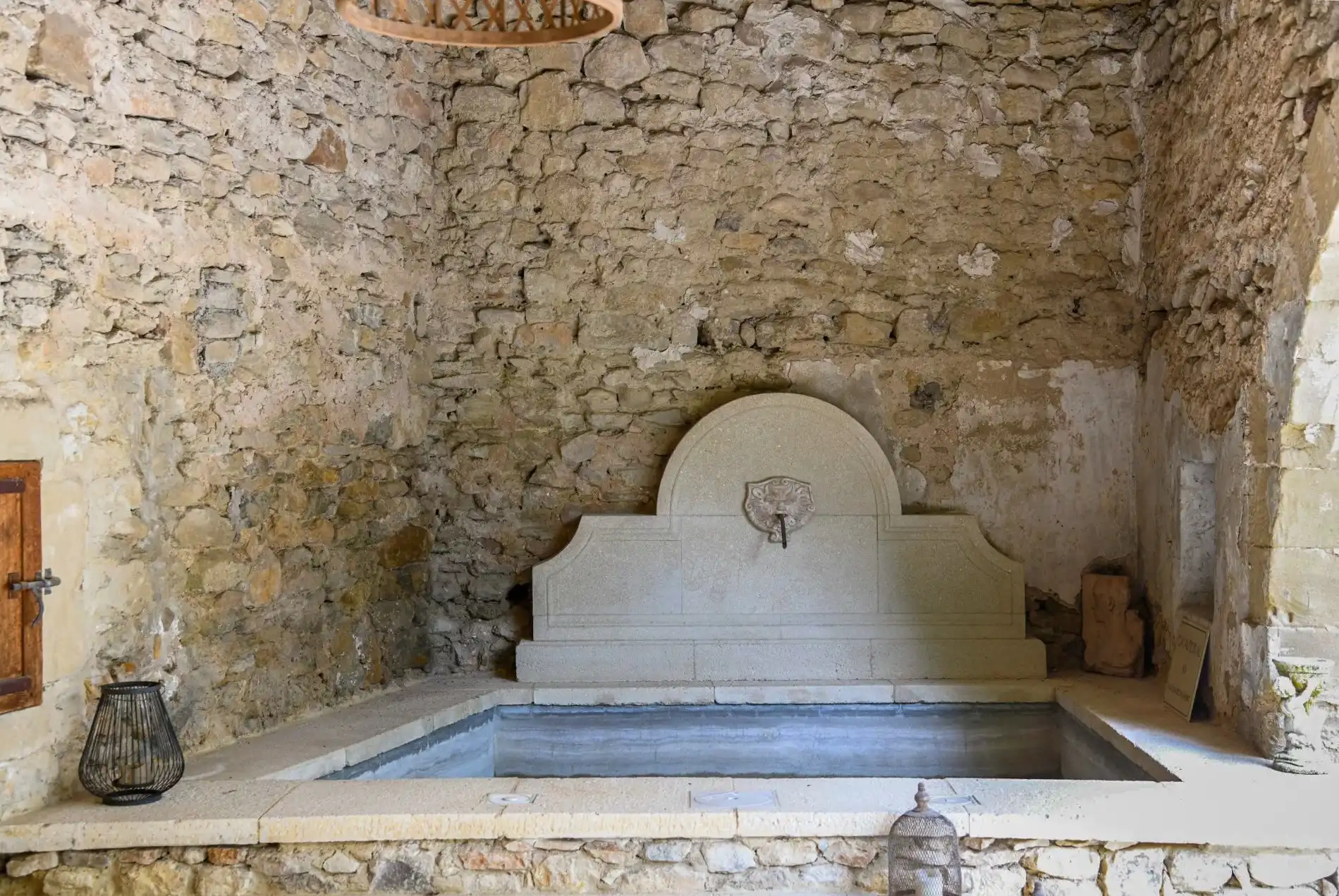 Immagini Casa con volte, corte e giardino esposto a sud vicino a Uzès