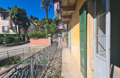 Casale in vendita Magognino, Piemonte:  Balcone
