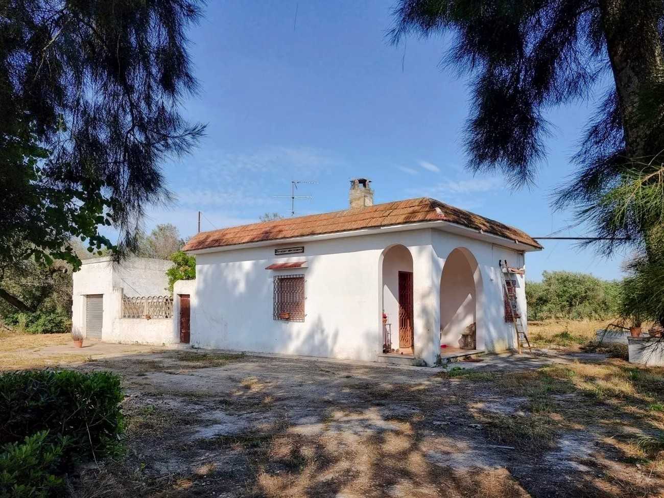 Immagini Casa di campagna con progetto di ampliamento approvato