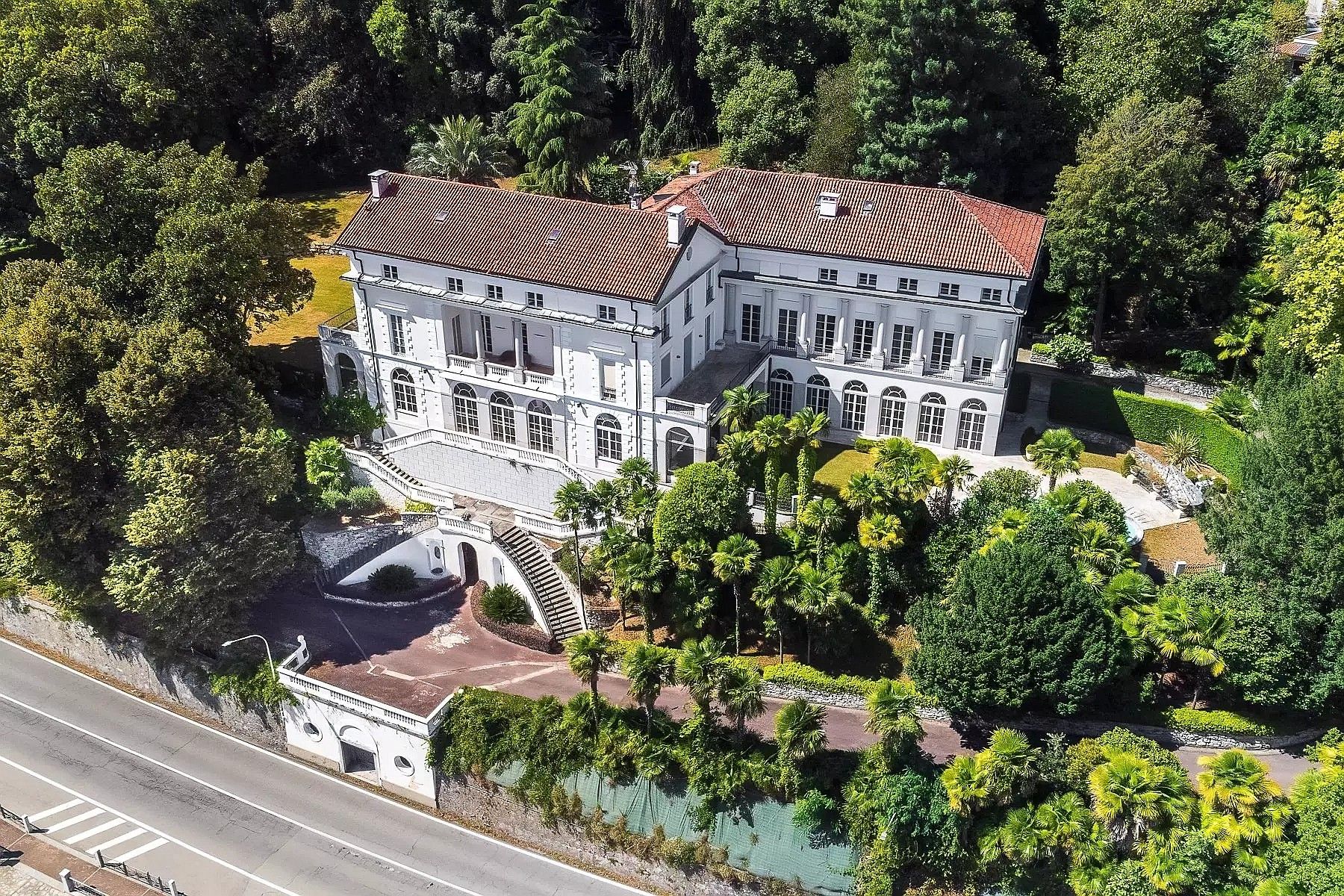Immagini Villa/hotel di rappresentanza sulle sponde piemontesi del Lago Maggiore