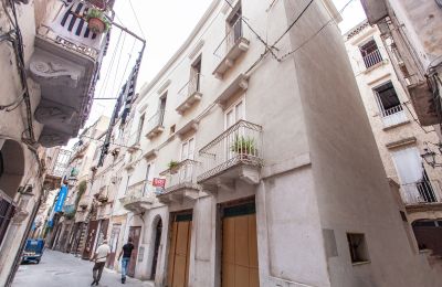 Palazzo Taranto, Apulia
