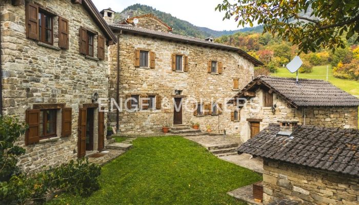 Casale in vendita Solignano, Emilia-Romagna