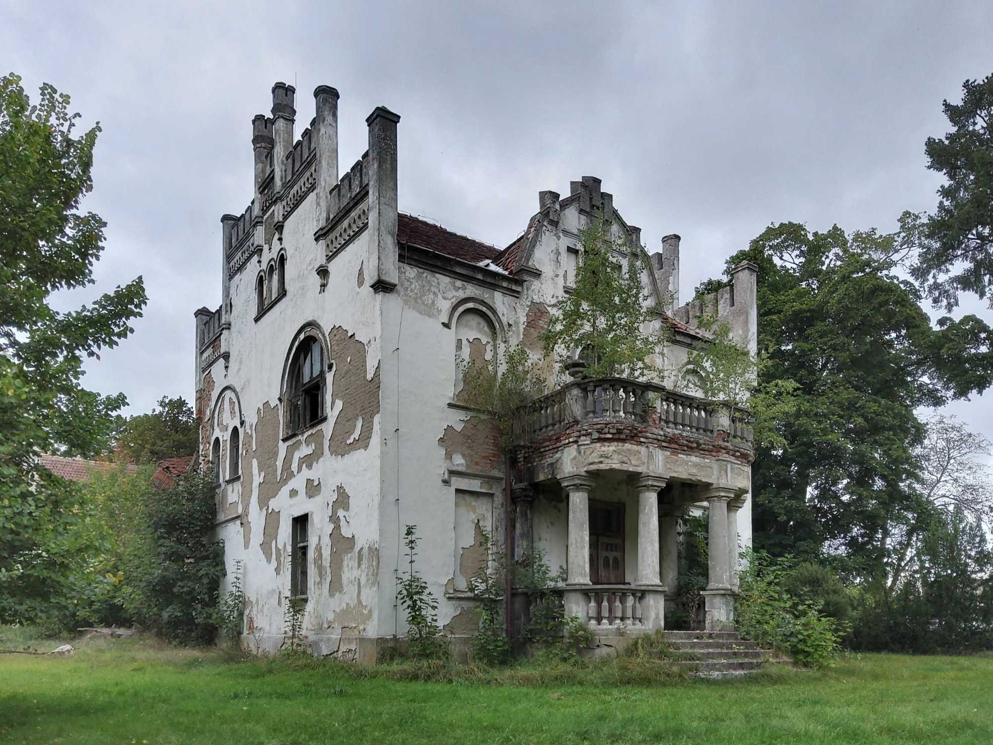 Immagini Castello abbandonato in vendita in Polonia