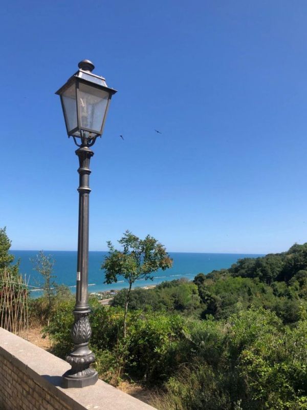 Vista da Torre di Palme, borgo medievale in provincia di Fermo - Regione Marche