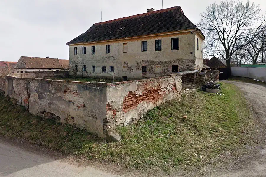 Castello in cattivo stato, vista storica