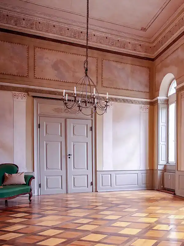 Sala da ballo all'interno della villa Niendorf vicino ad Amburgo, Germania