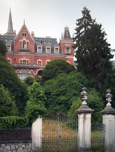 Baveno, Viale della Vittoria - Ville sul Lago Maggiore: Villa Branca a Baveno