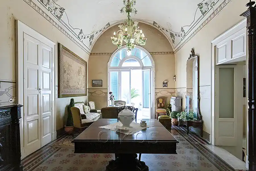 Palazzo in vendita Oria 2025