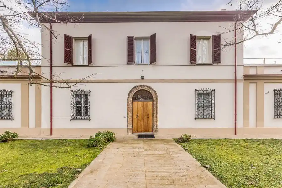 Villa storica in vendita Marche 2025