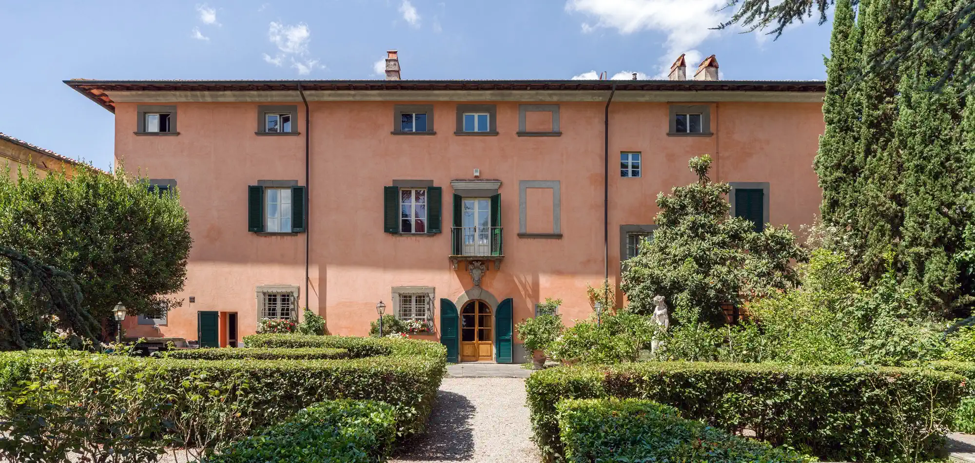 Dimora del XVIII secolo vicino a Montecalvoli con affreschi originali su 6 ettari di terreno, Villa storica