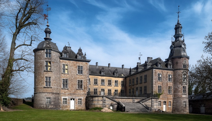 Foto /pp/medium-be-luxembourg-mirwart-chateau.jpg