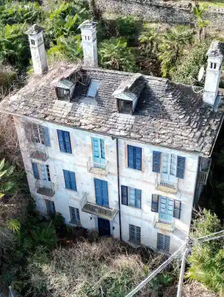 Immobile di alta classe con un potenziale straordinario, con vista lago, che con una ristrutturazione apporta ulteriore, 28824 Oggebbio, Piemonte