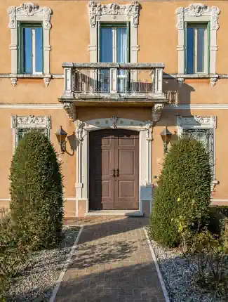 Eleganza senza tempo tra Parma e Mantova, Luzzara, Emilia-Romagna