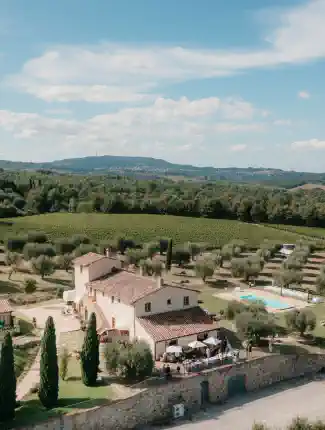 Tenuta vinicola e hotel di campagna nel sud della Toscana, Sarteano, Toscana
