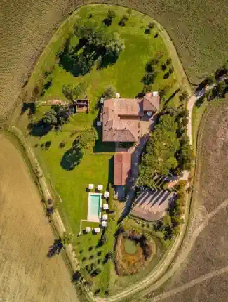 Tenuta Villa Camprina – proprietà rurale in Toscana tra Crete Senesi e Val d’Orcia, Monteroni d'Arbia, Toscana