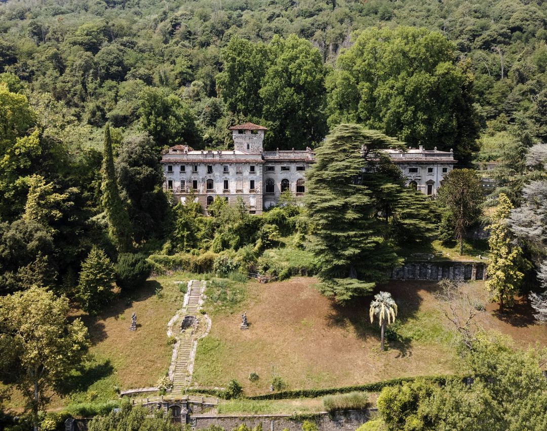 Villa abbandonata a Lesa, Lago Maggiore