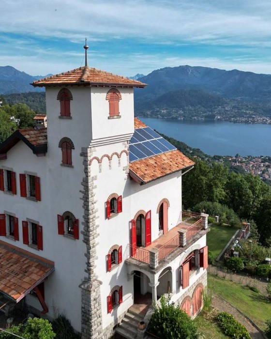 Ville con vista lago in vendita su realportico.it